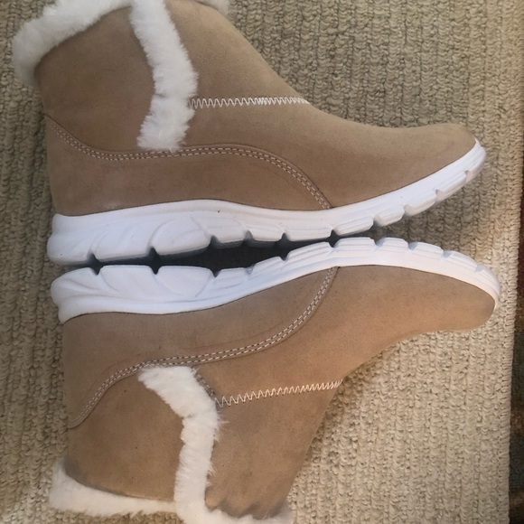 CRB Girl Booties-size 3 - Picture 4 of 9